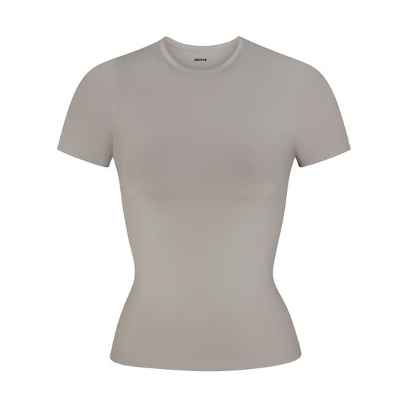 Skims Soft Smoothing Seamless T-Shirt in Smoke - Picture 1 of 1